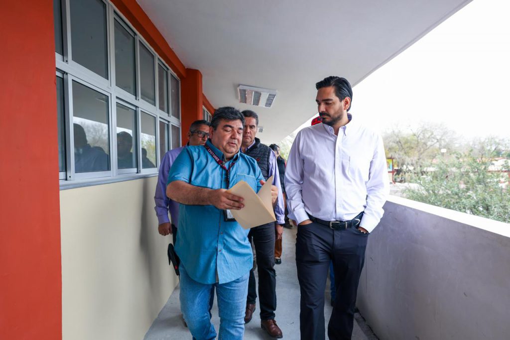 Construye Gobierno de Carlos Peña Ortiz tres aulas en el CETIS 131