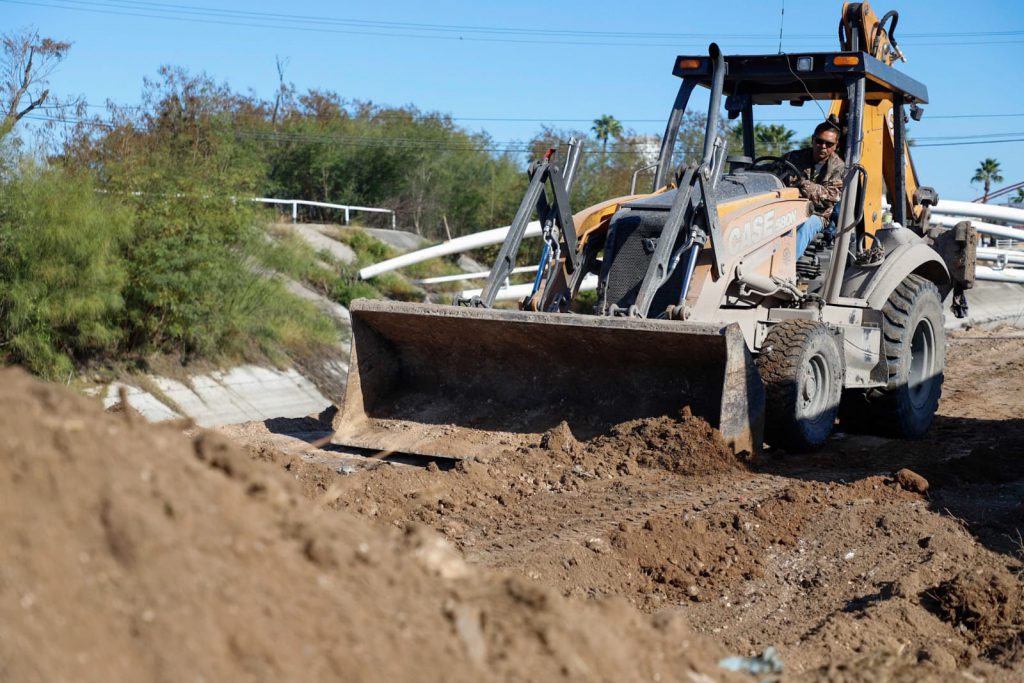 Limpia Gobierno de Reynosa márgenes del canal Rodhe