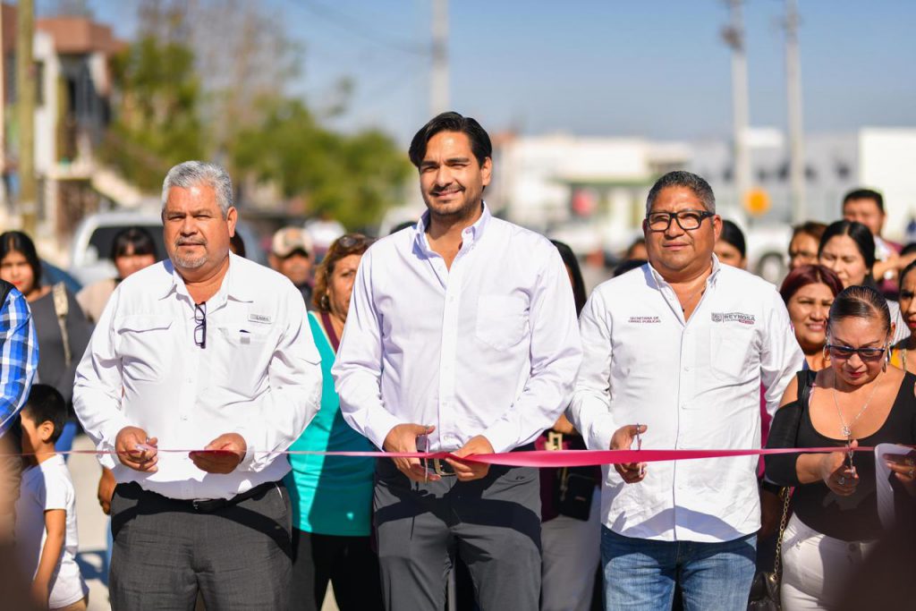 Inauguran y celebran en Balcones pavimentación hidráulica por 7.9 MDP