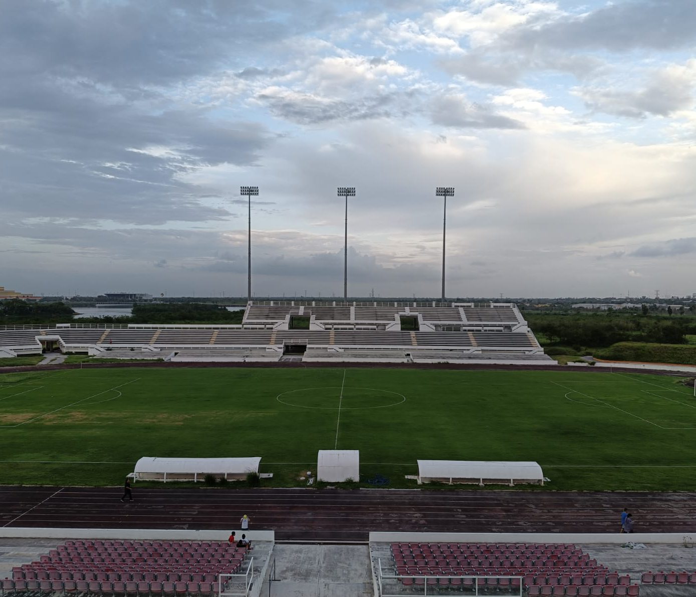 Aprovechan reynosenses estadio del Polideportivo – Administración