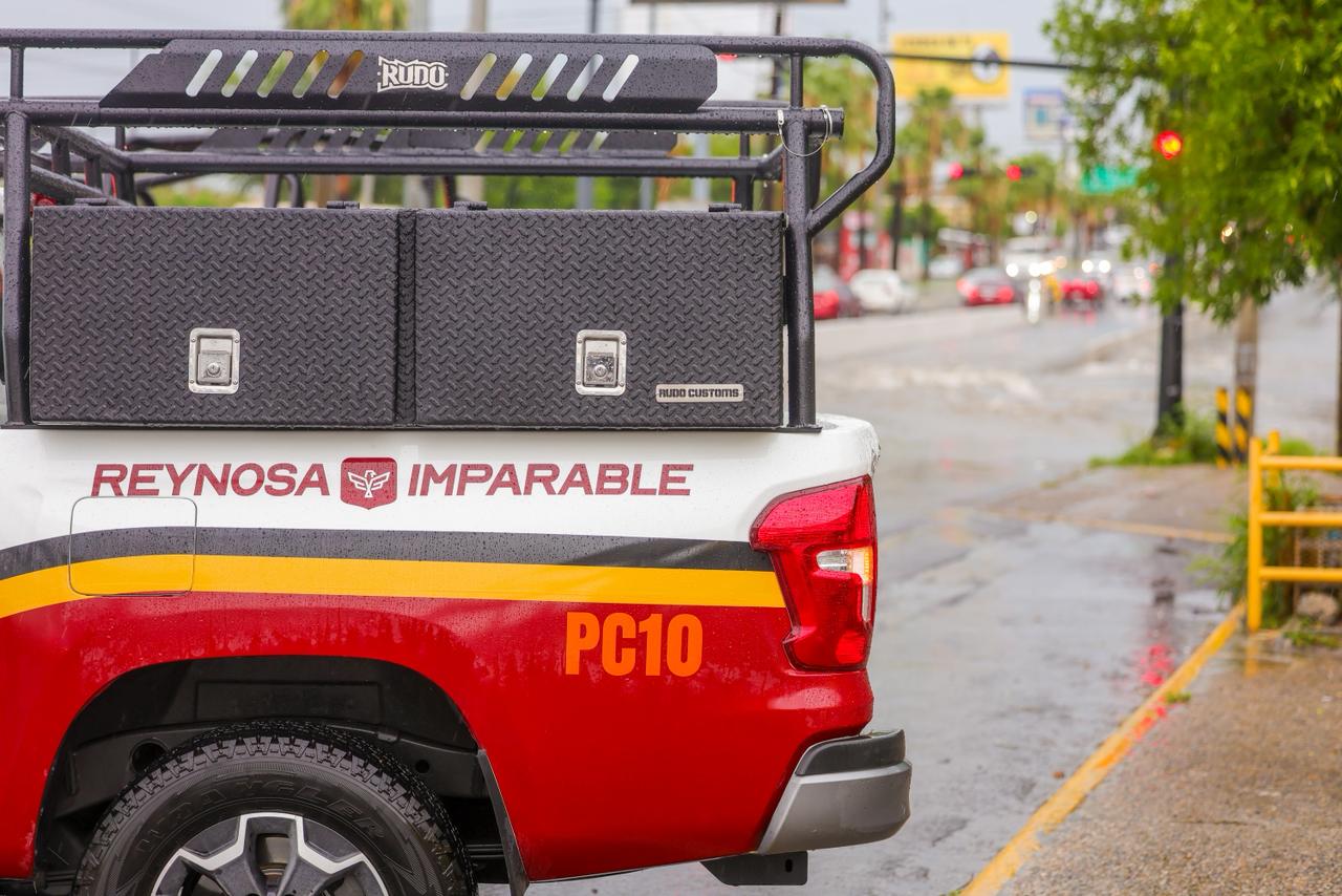 También se recomienda no introducirse en calles con aparente inundación ni en los sitios donde habitualmente se acumula el agua, con el fin de evitar incidentes y proteger la integridad de las familias.